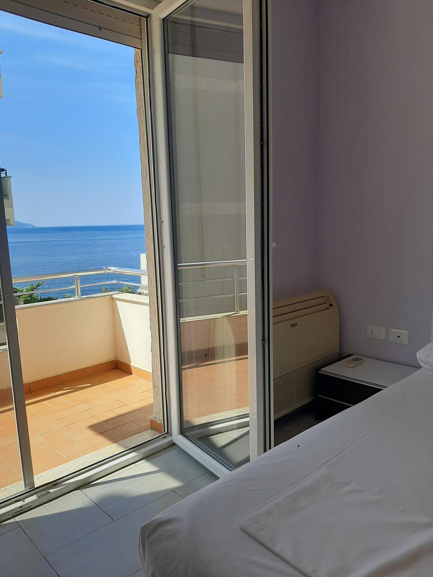 Apartament فلورا المظهر الخارجي الصورة
